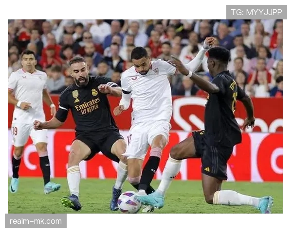 阿拉巴稳健防守助球队筑牢防线，出色表现引广泛关注