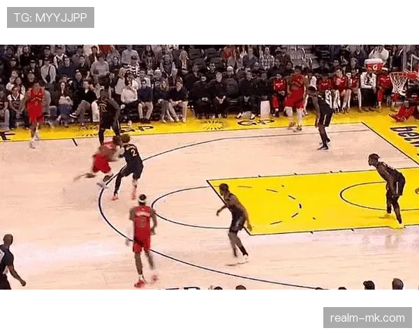 巴特勒关键时刻突破成效提升，带动热火季后赛攻防节奏